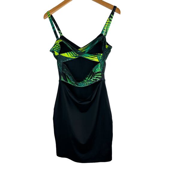 NWT Fabletics Malindi Criss Cross Cut Out Strappy Dress Green Black Leaves Small - Picture 2 of 14